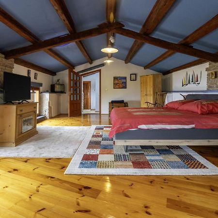 Crni In Crni - Haus Fuer 6 Personen Villa Labin  Exteriör bild