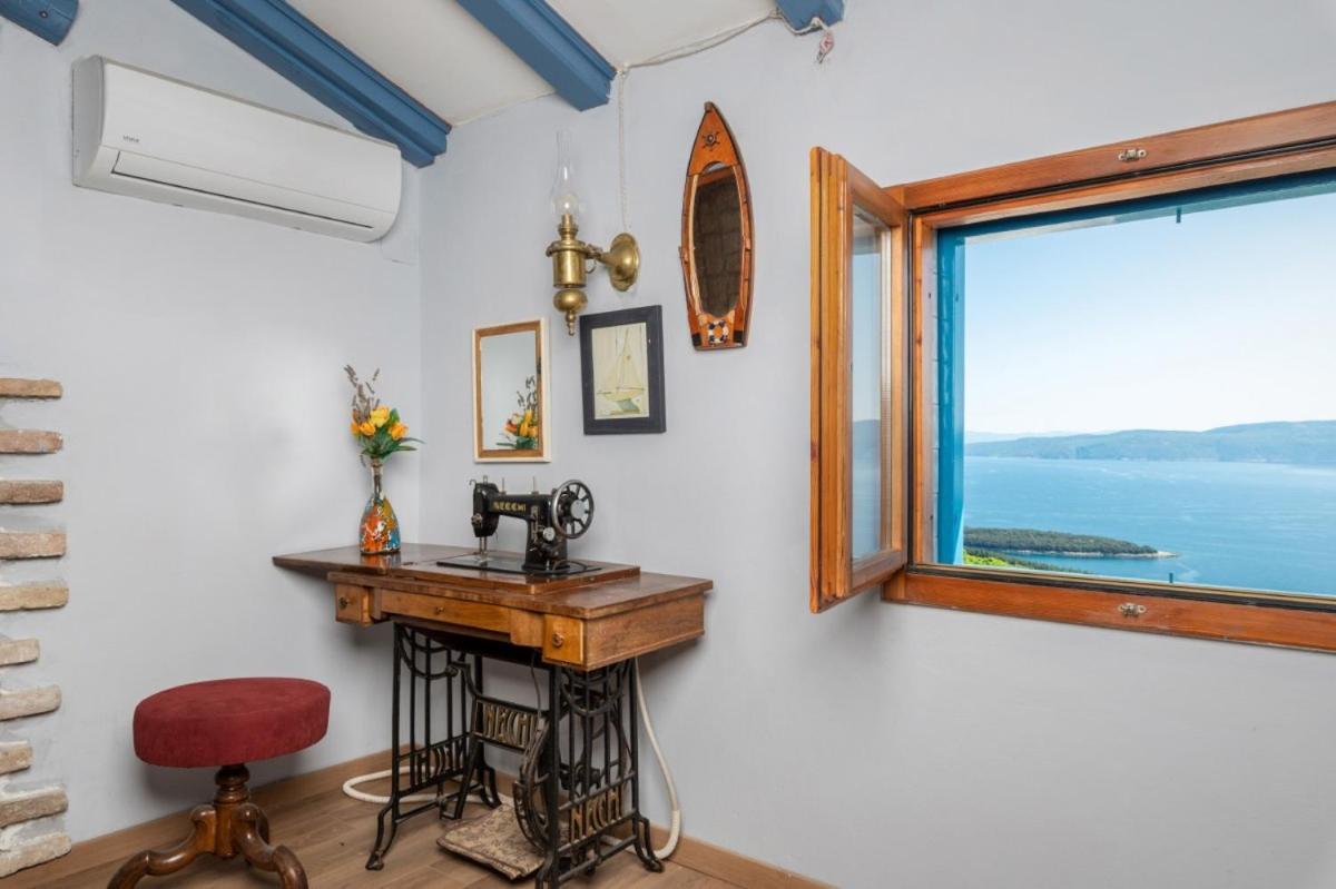 Crni In Crni - Haus Fuer 6 Personen Villa Labin  Exteriör bild