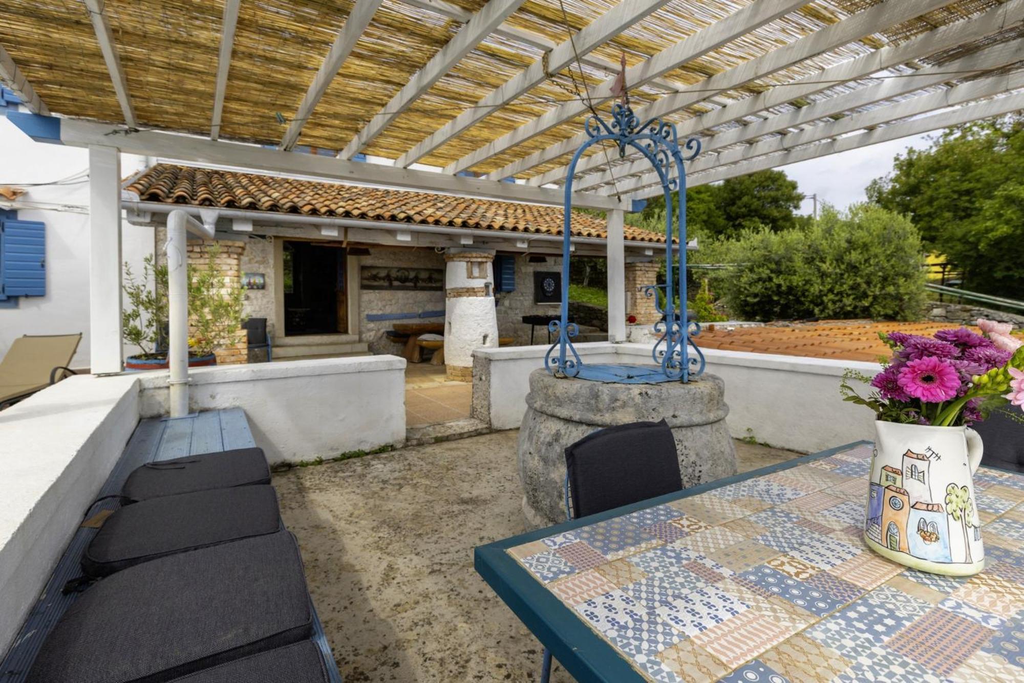 Crni In Crni - Haus Fuer 6 Personen Villa Labin  Exteriör bild